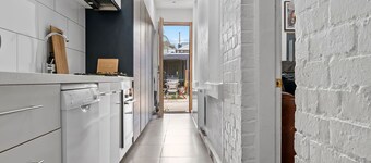 South Melbourne terrace .Short walk to Grand Prix,CBD and Tram.