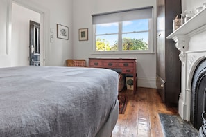 2 bedrooms, desk, iron/ironing board, free WiFi - South Melbourne terrace .Short walk to Grand Prix,CBD and Tram. (South Melbourne)