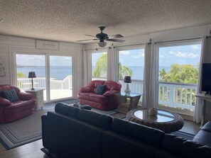 Smart TV, books - Gulf Of Mexico Home. Spectacular Panoramic Water Views From Every Room. (Tarpon Springs)