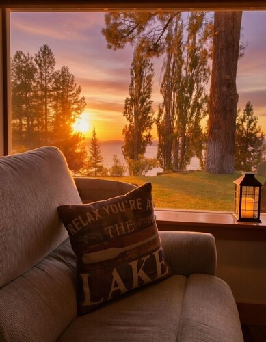 Beachfront 6BR Tahoe Retreat — Private Hot Tub, Kayaks & Stunning Lake Views