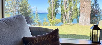           LAKEFRONT 6 BEDROOM HOME
         IF YOU WANT THE BEST THIS IS IT