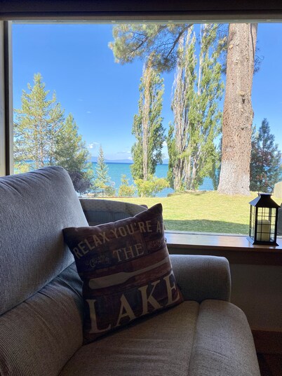           LAKEFRONT 6 BEDROOM HOME
         IF YOU WANT THE BEST THIS IS IT