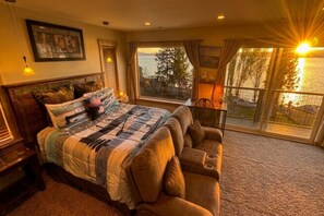 6 bedrooms, desk, iron/ironing board, free WiFi