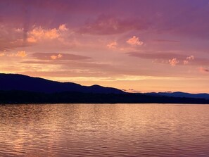 1 quarto, berço de viagem, Wi-Fi de cortesia, roupa de cama