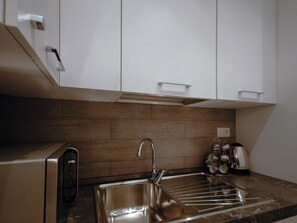 Refrigerador, microondas, horno y lavavajillas 