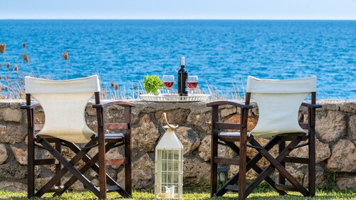 Great Sand Villa, Beach Front Luxury Property