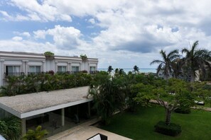 Exterior - Magia Playa by BRIC Vacations - 2 bedroom condo steps from the beach! (Playa del Carmen)