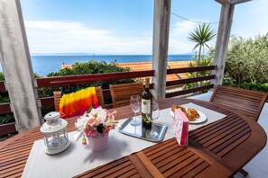 Outdoor dining - Guest House Simoni - flat was completely renovated at 2018 !!!! (Blato)