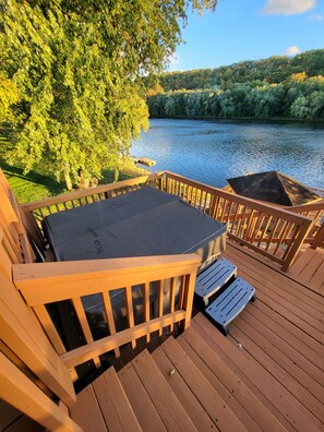 Property grounds - PROMO 5% WEEKLY AND 10% MONTHLY DISCOUNT!
Beautiful river in front of home (Falling Waters)