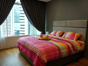 3 bedrooms, iron/ironing board, free WiFi, bed sheets - HOME SWEET HOME near to KLCC Twin Tower / KL City Centre (Kuala Lumpur)