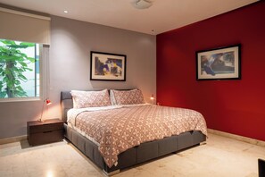 2 bedrooms, iron/ironing board, travel cot, WiFi