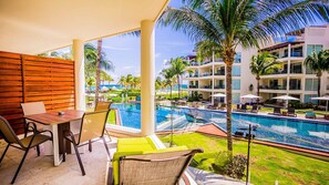 Pool - 2nd Floor, Ocean View condo at The Elements by BRIC (Playa del Carmen)