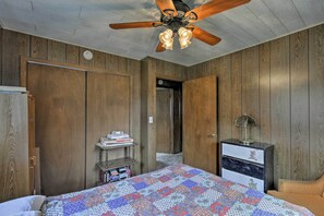 4 slaapkamers, een strijkplank/strijkijzer, beddengoed