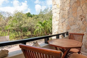Outdoor dining - Meridian by BRIC Vacations - 2 bedroom condo near Coco Beach! (Playa del Carmen)