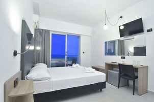 Double Room, Sea View | In-room safe, desk, soundproofing, free cribs/infant beds