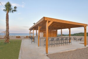 Beach nearby, beach towels