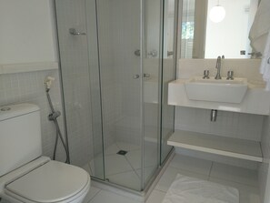 Rumah Eksklusif, Beberapa Tempat Tidur, Boleh Merokok | Kamar mandi | Shower dan handuk
