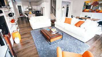 LED TV, fireplace, video games, Netflix