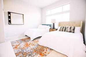 6 chambres, lit avec matelas en mousse à mémoire, bureau