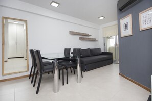 Living area - A16 Ituzaingo Apartment (Córdoba)