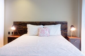 2 bedrooms, iron/ironing board, travel cot, WiFi