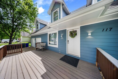 NEW TO THE MARKET APRIL  2025 

Perfect for Large Groups! 14 BEDS!


