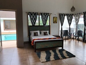 4 bedrooms, desk, free WiFi, bed sheets