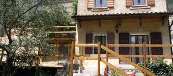 Between art and wine in the heart of the Valpolicella .. ..