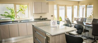 Luxury  4 Bedroom House 5mins walk to Killarney Town Centre (Sleeps 11)