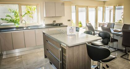 Luxury 4 Bedroom House 5mins walk to Killarney Town Centre