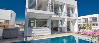 Protaras Pearl Villa PE15 -  a villa that sleeps 6 guests  in 3 bedrooms