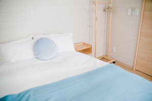 House 6 Bedroom Winter | Individually decorated, individually furnished, desk, soundproofing - Jstyle STAY Furano (Furano)