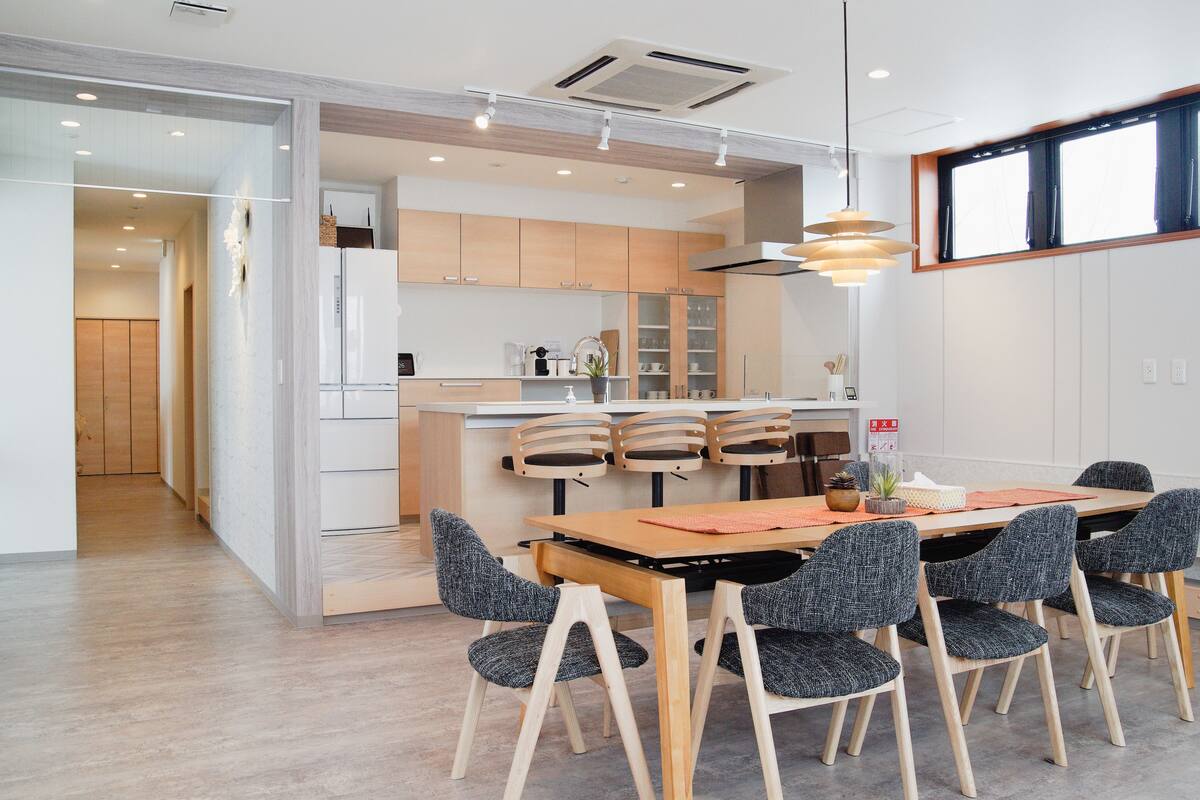 Hus – design, 6 soverom (Winter) | Spiseområde på rommet