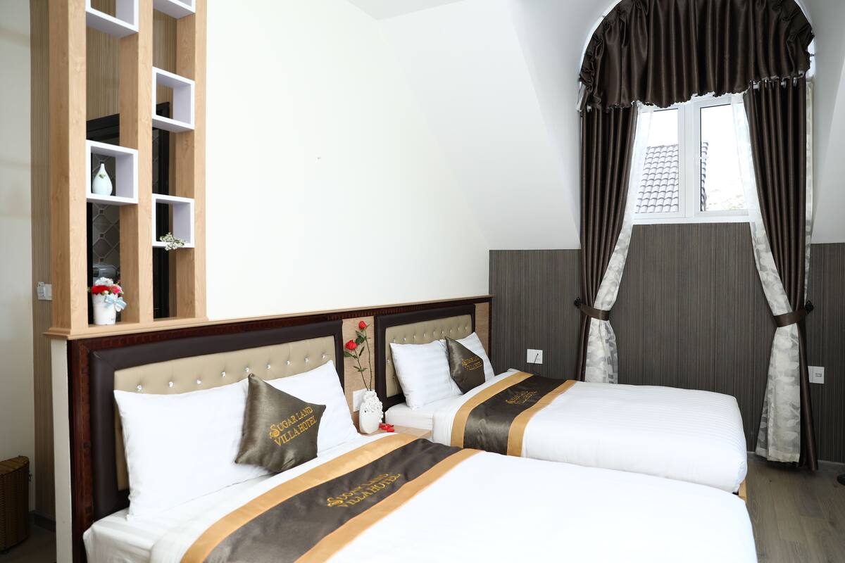 Phòng 4 Superior | Minibar, két bảo mật tại phòng, bàn, phòng cách âm