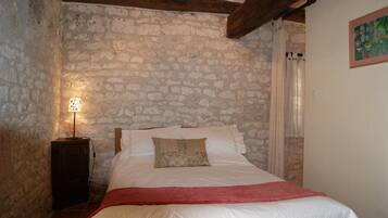 5 slaapkamers, een strijkplank/strijkijzer, reisbedje, gratis wifi