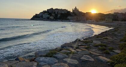 Modern Villa with pool and wifi near the Mediterranean for 8 persons