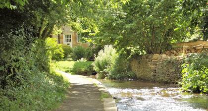Cornerstone Cottage -  a cotswold cottage that sleeps 2 guests  in 1 bedroom