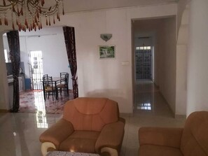 TV, DVD player, stereo - Villa Fleurie: Beautiful sunny house (Petite pointe aux Piments)