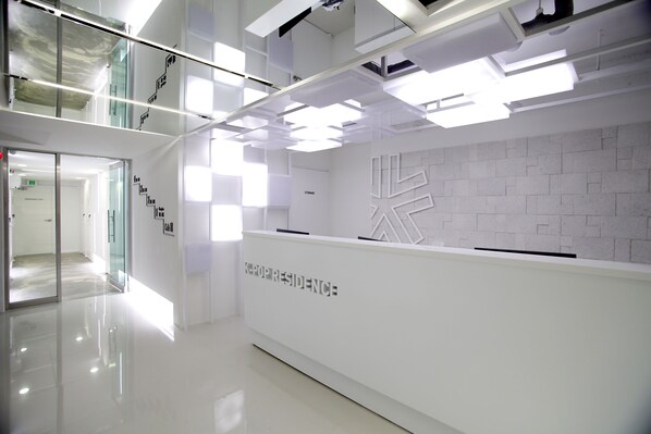 Inn-/utsjekkingsautomat