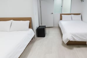 Family Room | Soundproofing, free WiFi