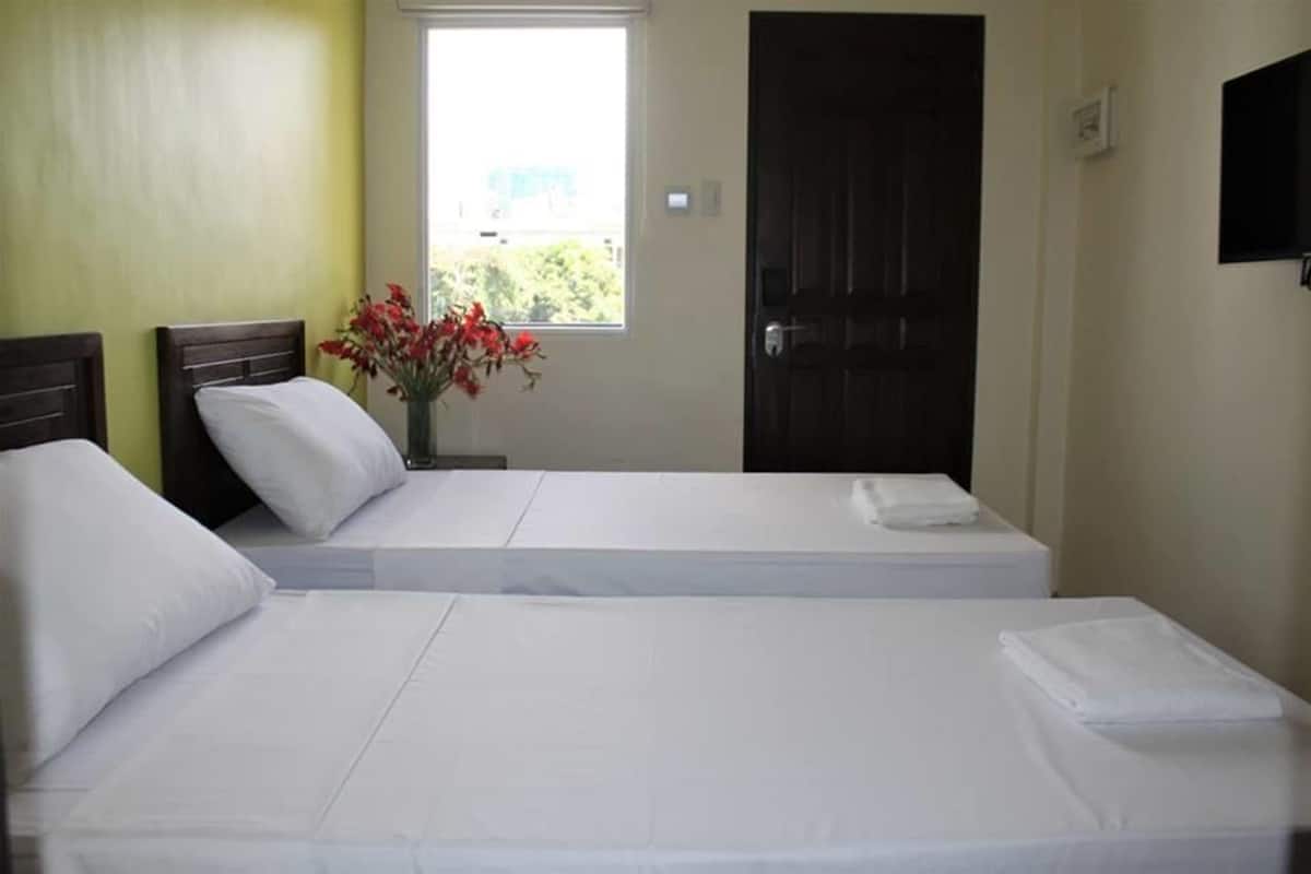 Standard Twin Room | Iron/ironing board (on request), rollaway beds (surcharge), WiFi (free)