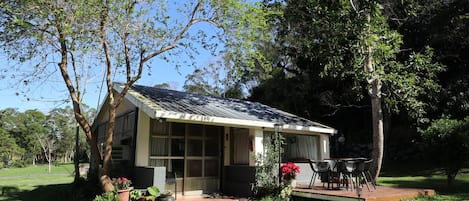 Bungalow Familial | Bureau, rideaux occultants, Wi-Fi gratuit, draps fournis