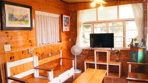 Cabane Standard | Bureau, rideaux occultants, Wi-Fi gratuit, draps fournis