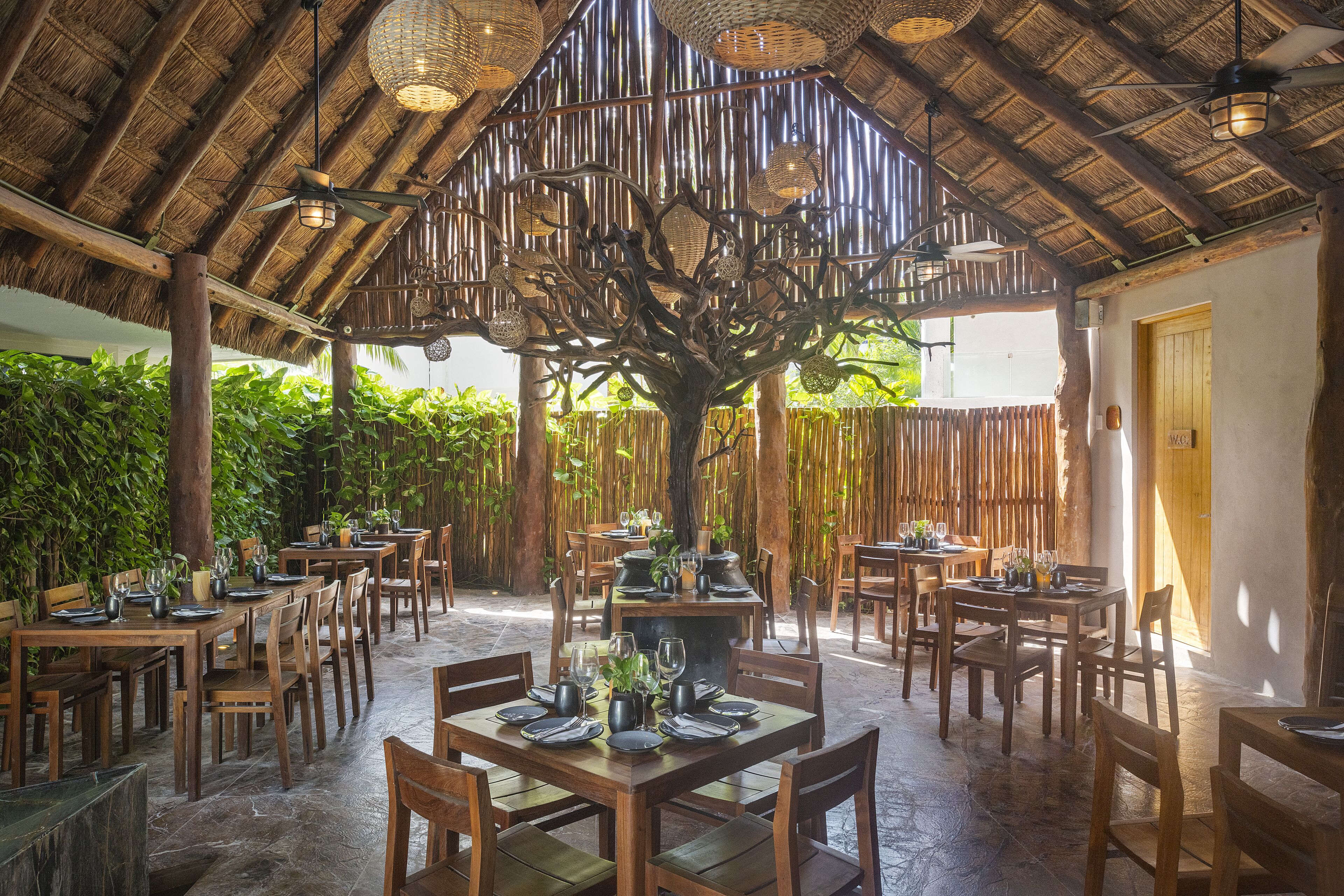 breakfast, lunch and dinner served