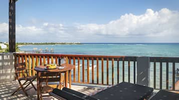 Sky View | Premium bedding, down comforters, pillowtop beds, in-room safe