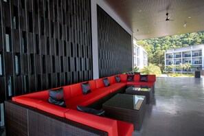 Coin salon dans le hall