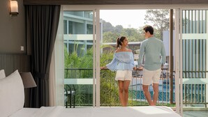 Minibar, safe på rommet, blendingsgardiner og wi-fi (inkludert)