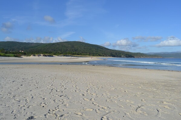 Beach nearby - House with direct access to Finisterre beach (Finisterre)