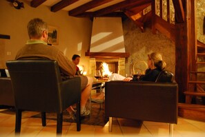 Interior - Beautifully Converted French Barn (Eynesse)