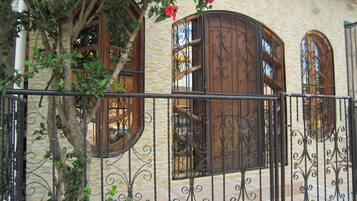 Bagian depan properti